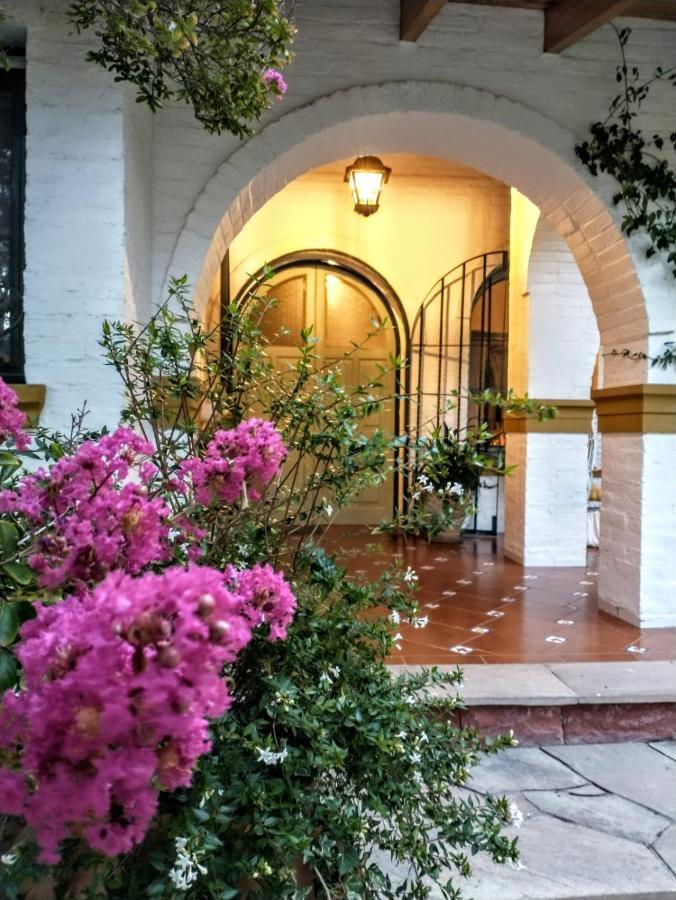 Hotel Casona La Chiquita Chacras de Coria Exterior foto